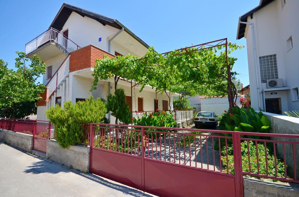 Apartments Branko Vodice Kültér fotó