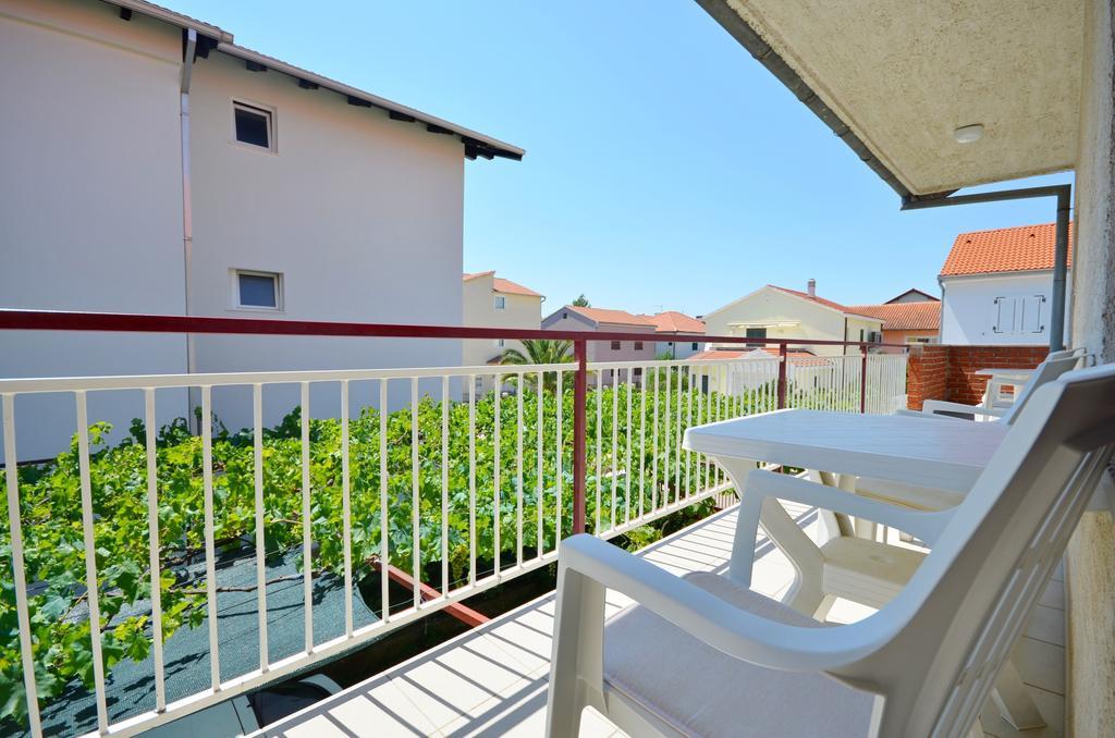 Apartments Branko Vodice Kültér fotó
