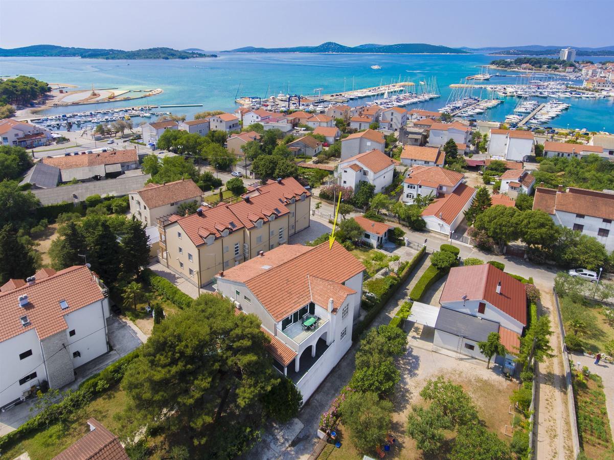 Apartments Branko Vodice Kültér fotó