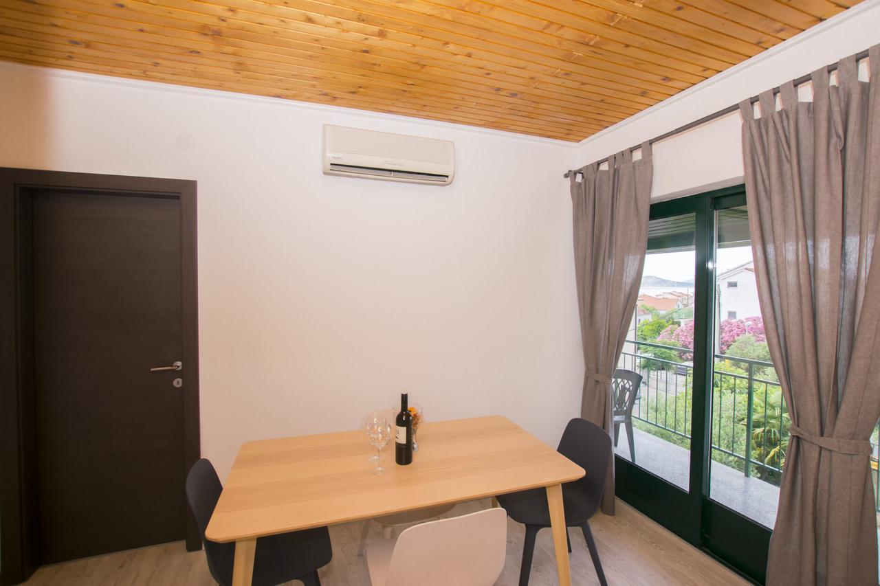 Apartments Branko Vodice Kültér fotó