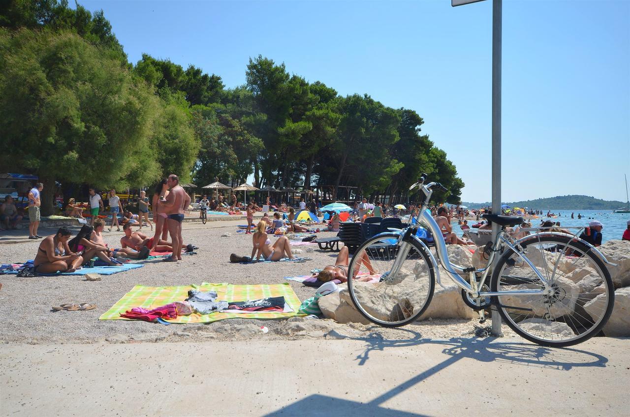 Apartments Branko Vodice Kültér fotó