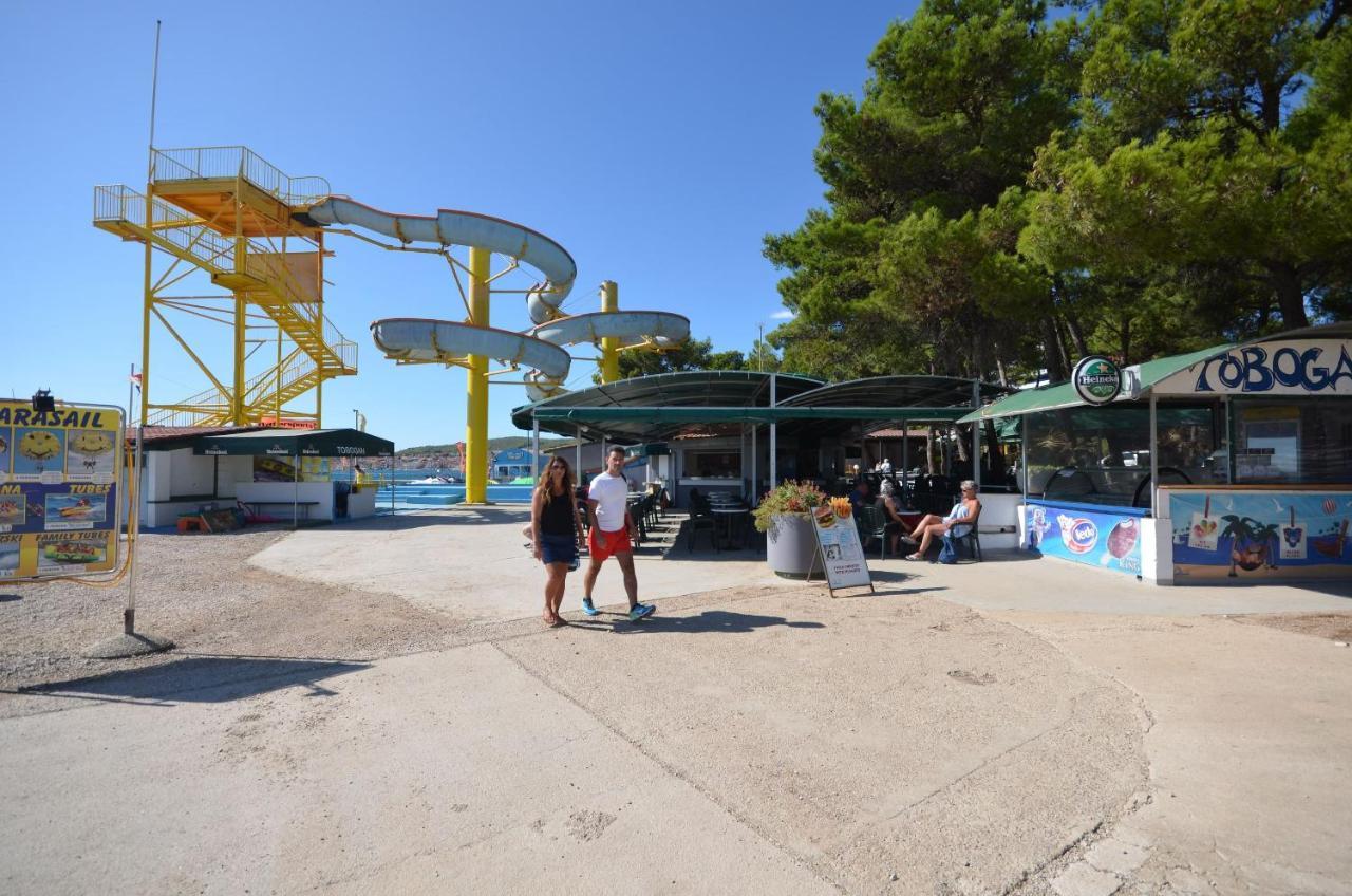 Apartments Branko Vodice Kültér fotó